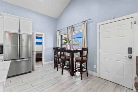 House in Royal Palm Beach, Florida 3 bedrooms, 106.09 sq.m. № 1981747 - photo 8