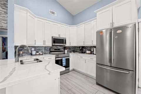 House in Royal Palm Beach, Florida 3 bedrooms, 106.09 sq.m. № 1981747 - photo 7