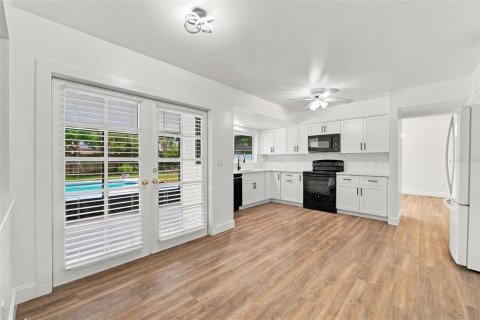 Casa en venta en Temple Terrace, Florida, 4 dormitorios, 204.11 m2 № 2383499 - foto 8