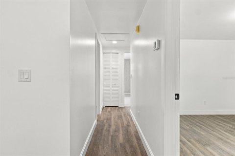 Casa en venta en Temple Terrace, Florida, 4 dormitorios, 204.11 m2 № 2383499 - foto 19
