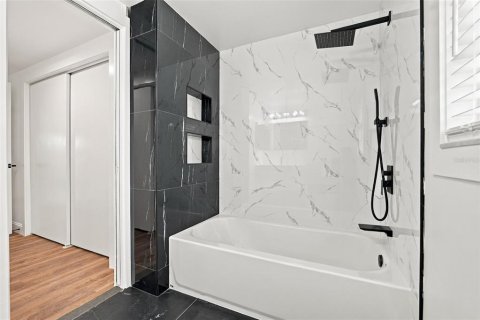 Casa en venta en Temple Terrace, Florida, 4 dormitorios, 204.11 m2 № 2383499 - foto 26
