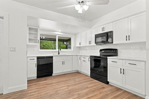 Casa en venta en Temple Terrace, Florida, 4 dormitorios, 204.11 m2 № 2383499 - foto 9