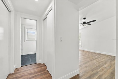 Casa en venta en Temple Terrace, Florida, 4 dormitorios, 204.11 m2 № 2383499 - foto 22