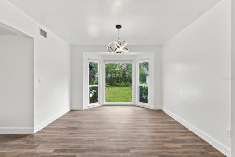 Casa en venta en Temple Terrace, Florida, 4 dormitorios, 204.11 m2 № 2383499 - foto 5