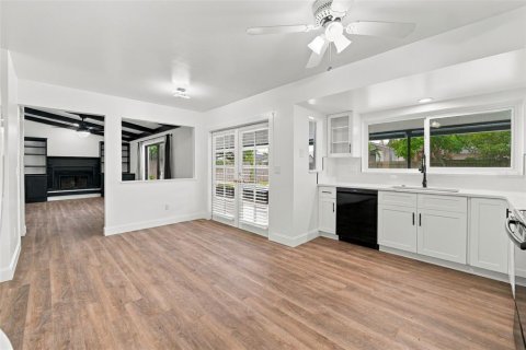 Casa en venta en Temple Terrace, Florida, 4 dormitorios, 204.11 m2 № 2383499 - foto 7