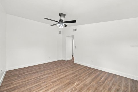 Casa en venta en Temple Terrace, Florida, 4 dormitorios, 204.11 m2 № 2383499 - foto 23