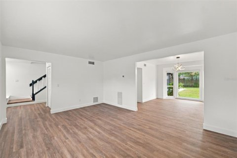 Casa en venta en Temple Terrace, Florida, 4 dormitorios, 204.11 m2 № 2383499 - foto 3