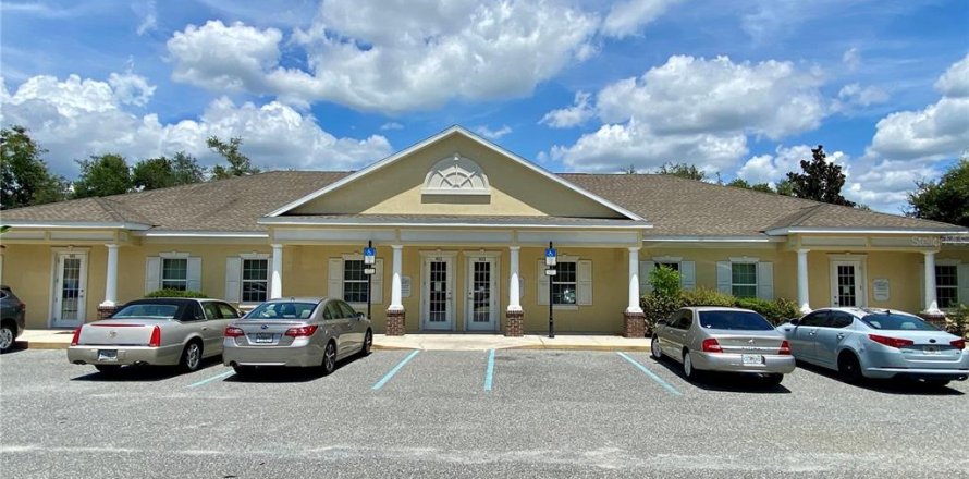 Immobilier commercial à Lady Lake, Floride 140.47 m2 № 1884266
