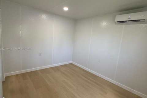 Immobilier commercial à louer à Homestead, Floride: 1 chambre, 105.91 m2 № 2085926 - photo 4