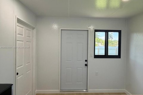 Immobilier commercial à louer à Homestead, Floride: 1 chambre, 105.91 m2 № 2085926 - photo 3