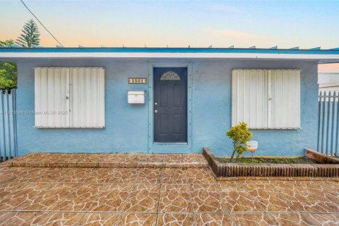 Villa ou maison à Miami, Floride 4 chambres, 156.08 m2 № 2038791