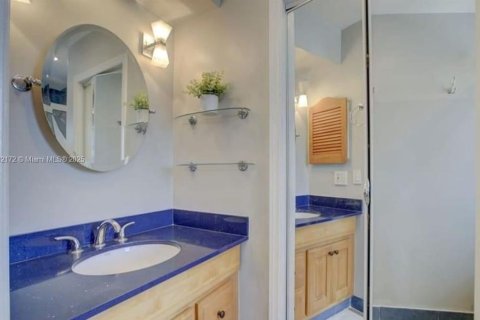 Condominio en venta en Pompano Beach, Florida, 1 dormitorio, 85.56 m2 № 2035820 - foto 20