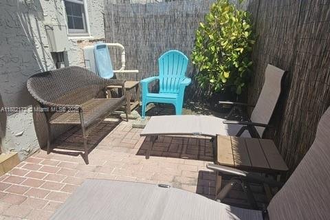 Condominio en venta en Pompano Beach, Florida, 1 dormitorio, 85.56 m2 № 2035820 - foto 23