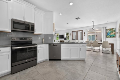 Touwnhouse à vendre à Davenport, Floride: 5 chambres, 234.3 m2 № 2399231 - photo 13