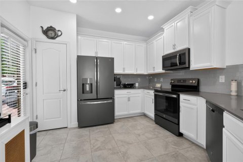 Touwnhouse à vendre à Davenport, Floride: 5 chambres, 234.3 m2 № 2399231 - photo 14