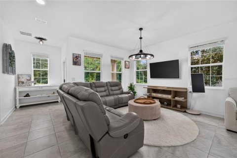 Touwnhouse à vendre à Davenport, Floride: 5 chambres, 234.3 m2 № 2399231 - photo 12