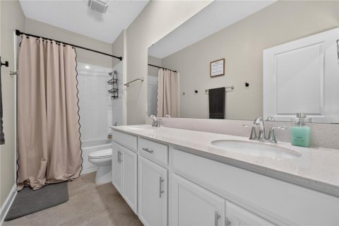 Touwnhouse à vendre à Davenport, Floride: 5 chambres, 234.3 m2 № 2399231 - photo 17