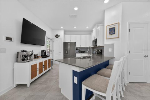 Touwnhouse à vendre à Davenport, Floride: 5 chambres, 234.3 m2 № 2399231 - photo 15
