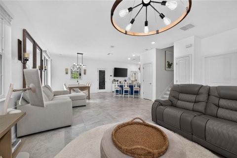 Touwnhouse à vendre à Davenport, Floride: 5 chambres, 234.3 m2 № 2399231 - photo 8