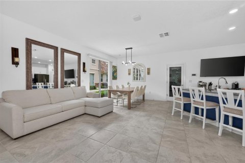 Touwnhouse à vendre à Davenport, Floride: 5 chambres, 234.3 m2 № 2399231 - photo 11