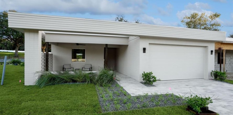 Villa ou maison à Lady Lake, Floride 3 chambres, 154.12 m2 № 2120679