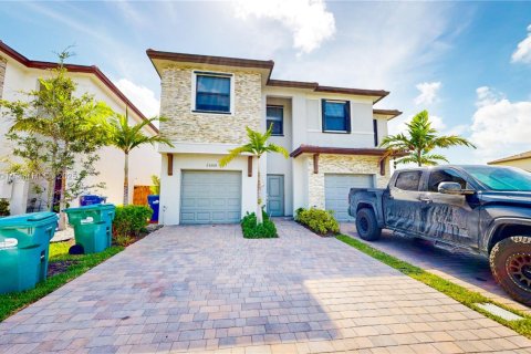 Townhouse in Homestead, Florida 4 bedrooms, 173.91 sq.m. № 1823737 - photo 2