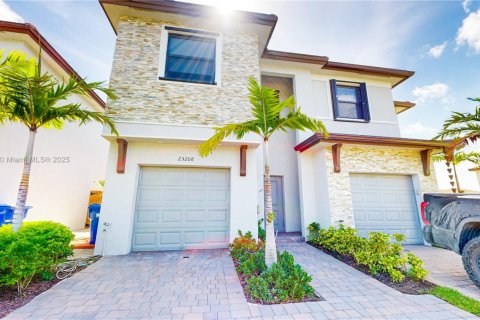 Townhouse in Homestead, Florida 4 bedrooms, 173.91 sq.m. № 1823737 - photo 3