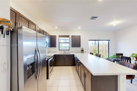 Townhouse in Homestead, Florida 4 bedrooms, 173.91 sq.m. № 1823737 - photo 19