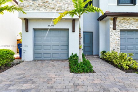 Townhouse in Homestead, Florida 4 bedrooms, 173.91 sq.m. № 1823737 - photo 4