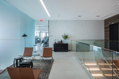 Condo in Bal Harbour, Florida, 1 bedroom  № 1809379 - photo 30