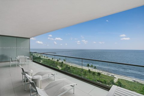 Condo in Bal Harbour, Florida, 1 bedroom  № 1809379 - photo 20