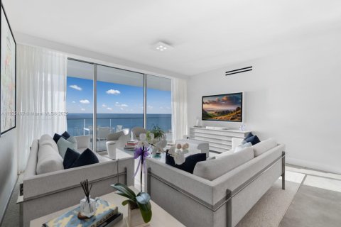 Condo in Bal Harbour, Florida, 1 bedroom  № 1809379 - photo 2