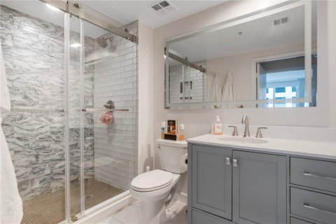 Condo in Miami, Florida, 1 bedroom  № 1971509 - photo 18
