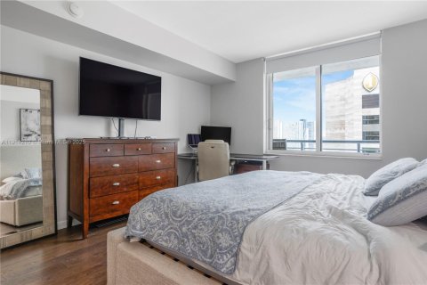 Condo in Miami, Florida, 1 bedroom  № 1971509 - photo 12