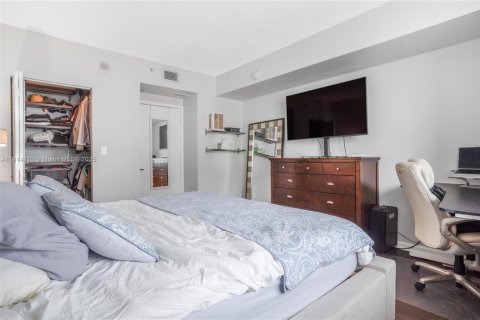 Condo in Miami, Florida, 1 bedroom  № 1971509 - photo 15