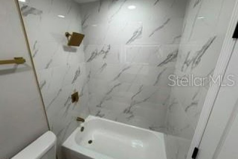 House in South Daytona, Florida 3 bedrooms, 102.84 sq.m. № 2395919 - photo 10