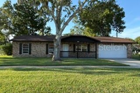 House in South Daytona, Florida 3 bedrooms, 102.84 sq.m. № 2395919 - photo 2