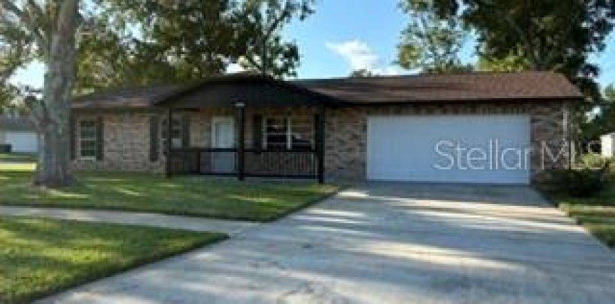 House in South Daytona, Florida 3 bedrooms, 102.84 sq.m. № 2395919