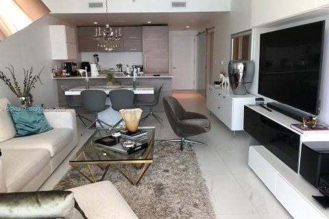 Купить кондоминиум в Майами, Флорида 1 спальня, 81.75м2, № 2145868 - фото 2