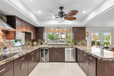 Casa en venta en Hallandale Beach, Florida, 5 dormitorios, 345.41 m2 № 2088722 - foto 17