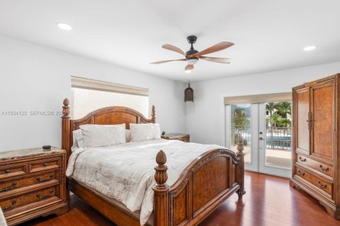 Casa en venta en Hallandale Beach, Florida, 5 dormitorios, 345.41 m2 № 2088722 - foto 26