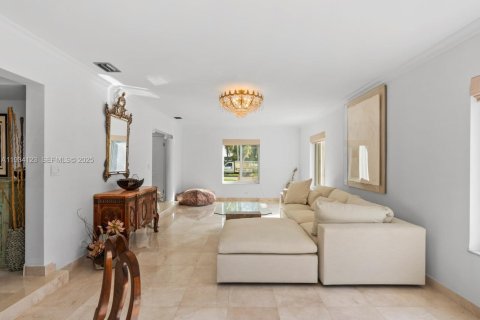 Casa en venta en Hallandale Beach, Florida, 5 dormitorios, 345.41 m2 № 2088722 - foto 12