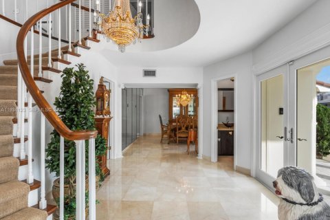 Casa en venta en Hallandale Beach, Florida, 5 dormitorios, 345.41 m2 № 2088722 - foto 9