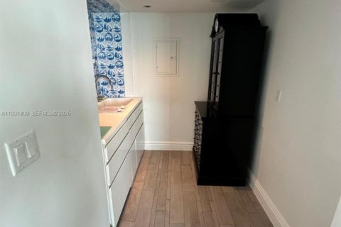 Снять в аренду кондоминиум в Майами-Бич, Флорида 44.31м2, № 2034539 - фото 8