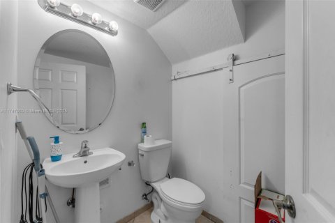 Townhouse in Cutler Bay, Florida 3 bedrooms, 162.3 sq.m. № 1710749 - photo 12