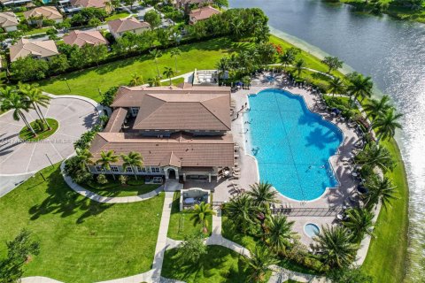 Townhouse in Cutler Bay, Florida 3 bedrooms, 162.3 sq.m. № 1710749 - photo 25