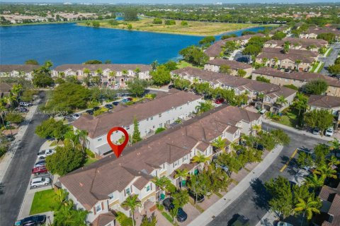 Townhouse in Cutler Bay, Florida 3 bedrooms, 162.3 sq.m. № 1710749 - photo 26