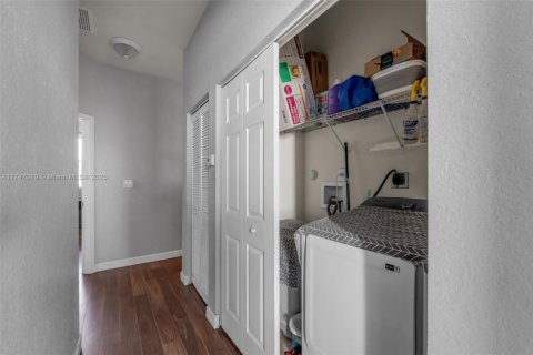 Townhouse in Cutler Bay, Florida 3 bedrooms, 162.3 sq.m. № 1710749 - photo 23