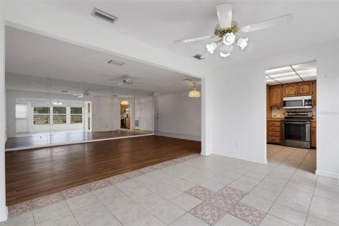 Condominio en venta en Seminole, Florida, 2 dormitorios, 119.38 m2 № 2224916 - foto 15
