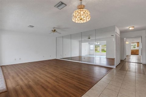 Condominio en venta en Seminole, Florida, 2 dormitorios, 119.38 m2 № 2224916 - foto 9